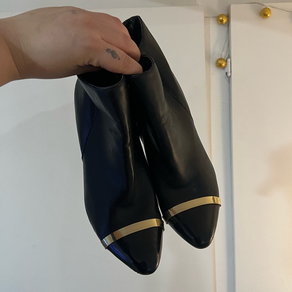 “Expression” black and gold bootie heels 🖤 - Picture 2 of 7